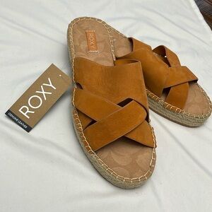 New with tags Genuine Leather Roxy Sandals
